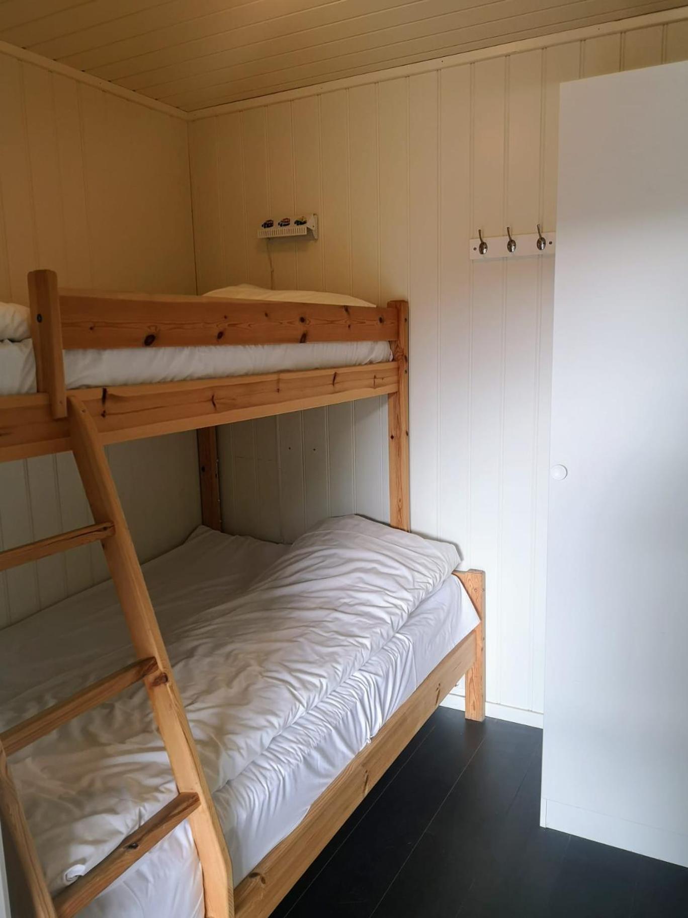 Ulvsvag Gjestgiveri Og Fjordcamping As Εξωτερικό φωτογραφία