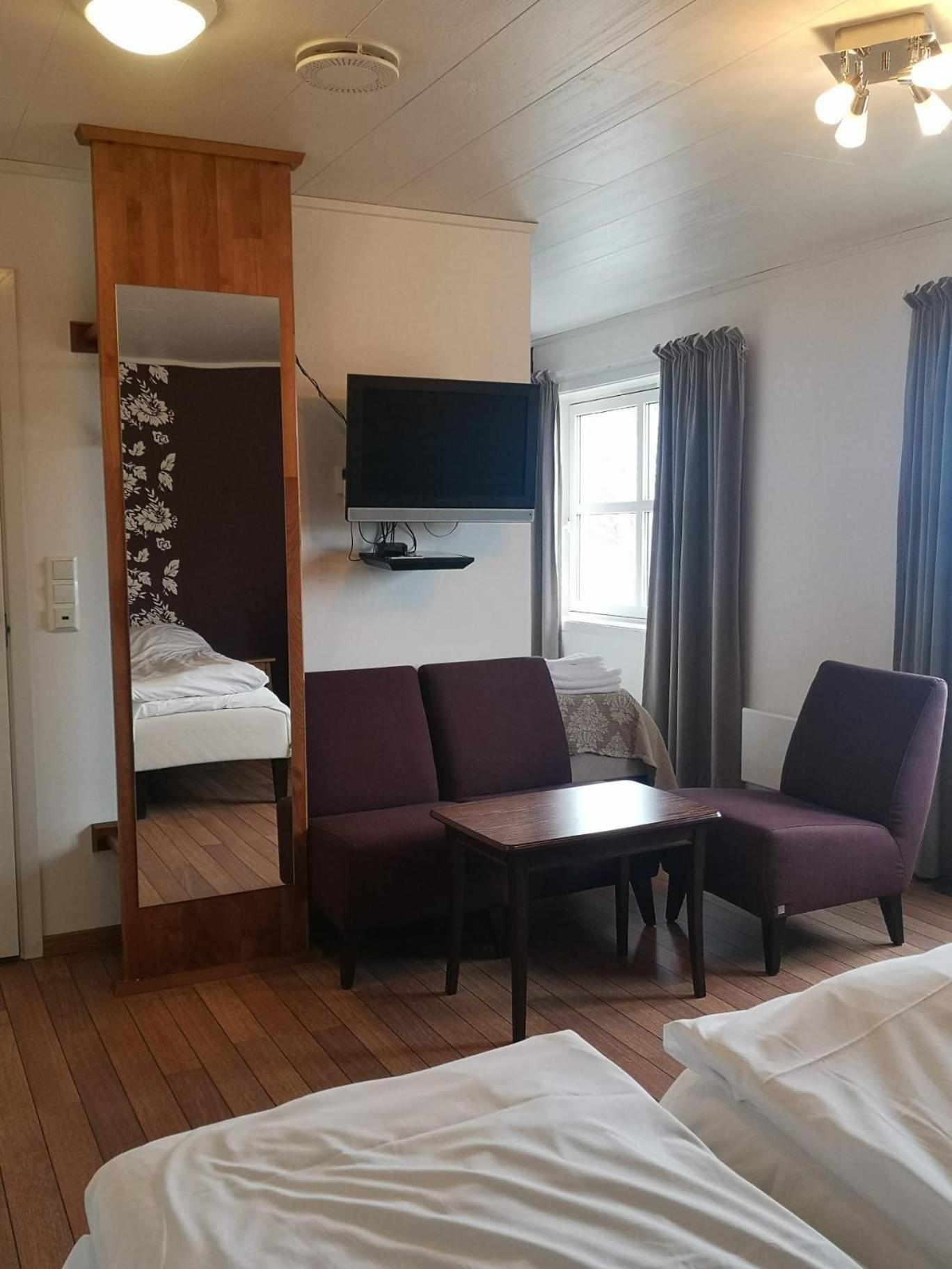 Ulvsvag Gjestgiveri Og Fjordcamping As Εξωτερικό φωτογραφία
